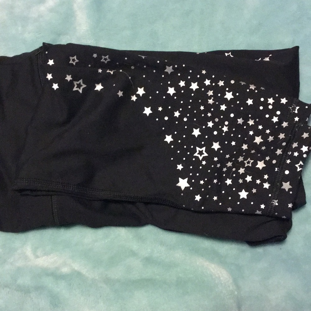 I’m selling leggings from Victoria secret
